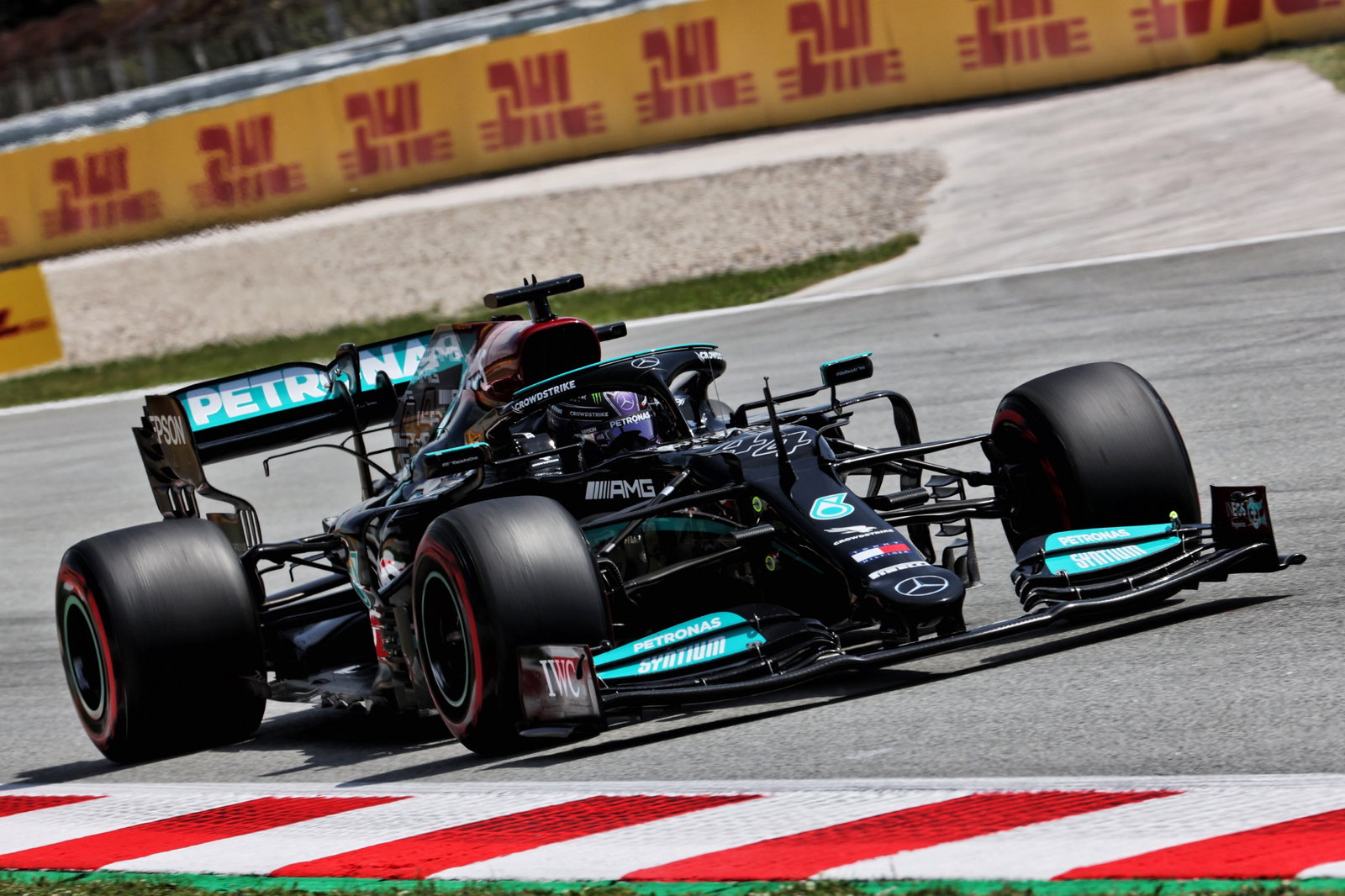 Lewis Hamilton (GBR) Mercedes AMG F1 W12.
