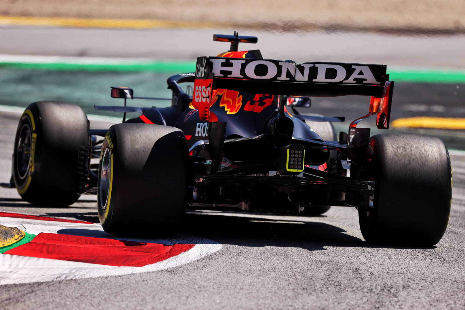Max Verstappen (NLD) Red Bull Racing RB16B.