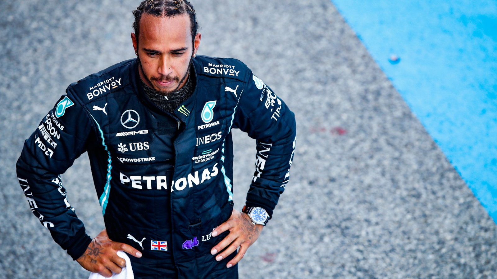 Race winner Lewis Hamilton (GBR) Mercedes AMG F1 in parc ferme.