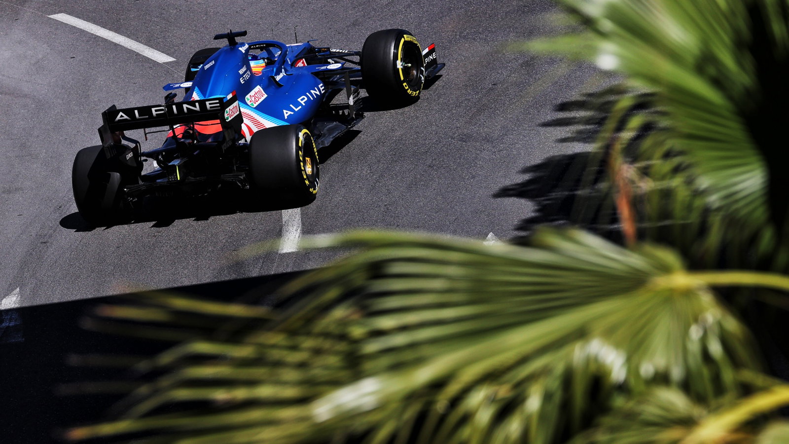 Fernando Alonso (ESP) Alpine F1 Team A521.