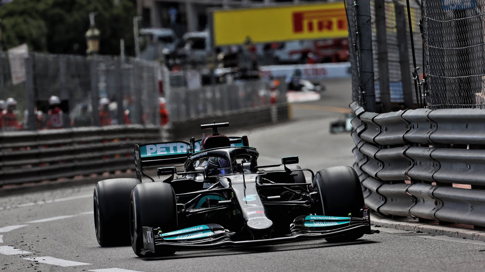 Lewis Hamilton (GBR) Mercedes AMG F1 W12.