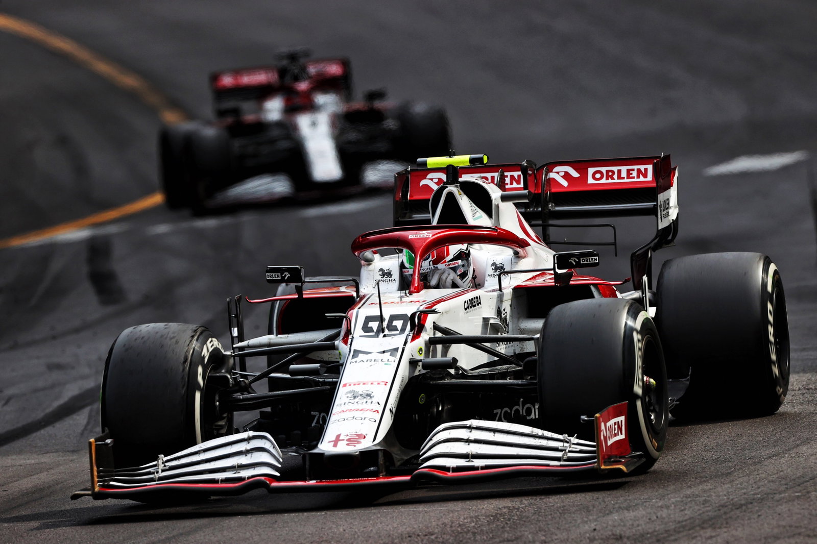 Antonio Giovinazzi (ITA) Alfa Romeo Racing C41.