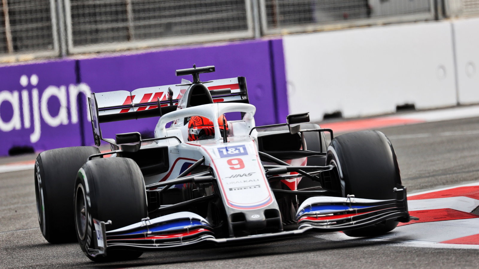 Nikita Mazepin (RUS) Haas F1 Team VF-21.