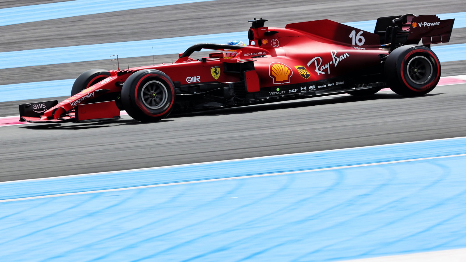 Charles Leclerc (MON) Ferrari SF-21.