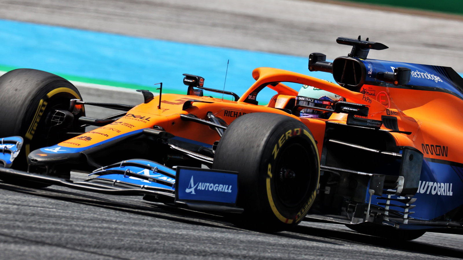 Daniel Ricciardo (AUS) McLaren MCL35M.