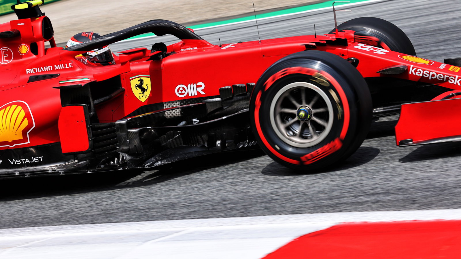 Carlos Sainz Jr (ESP) Ferrari SF-21.