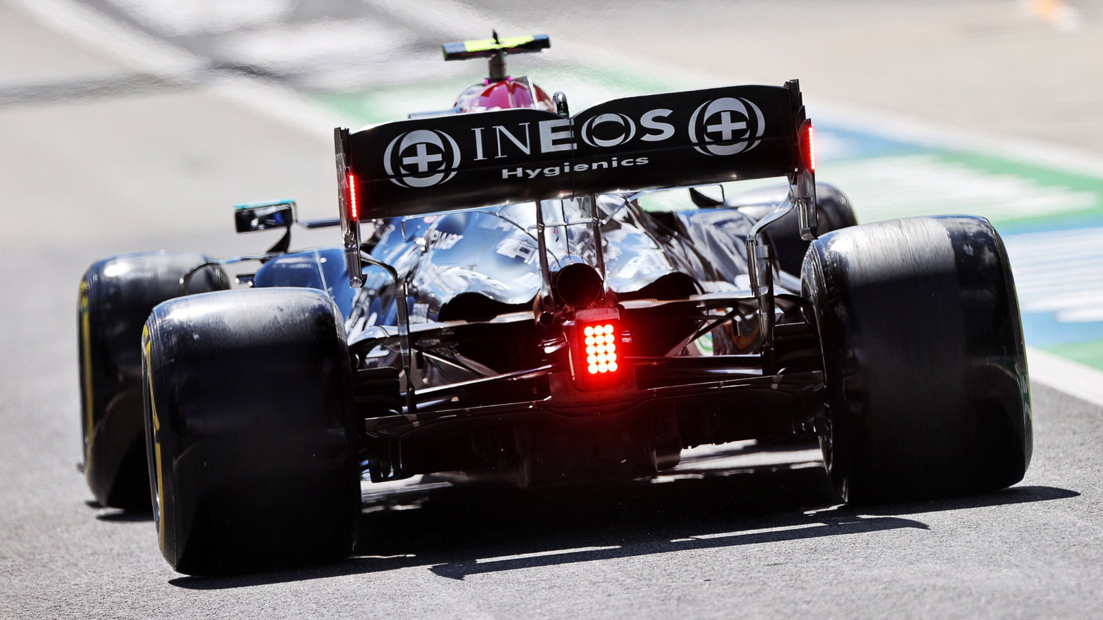 Valtteri Bottas (FIN) Mercedes AMG F1 W12.