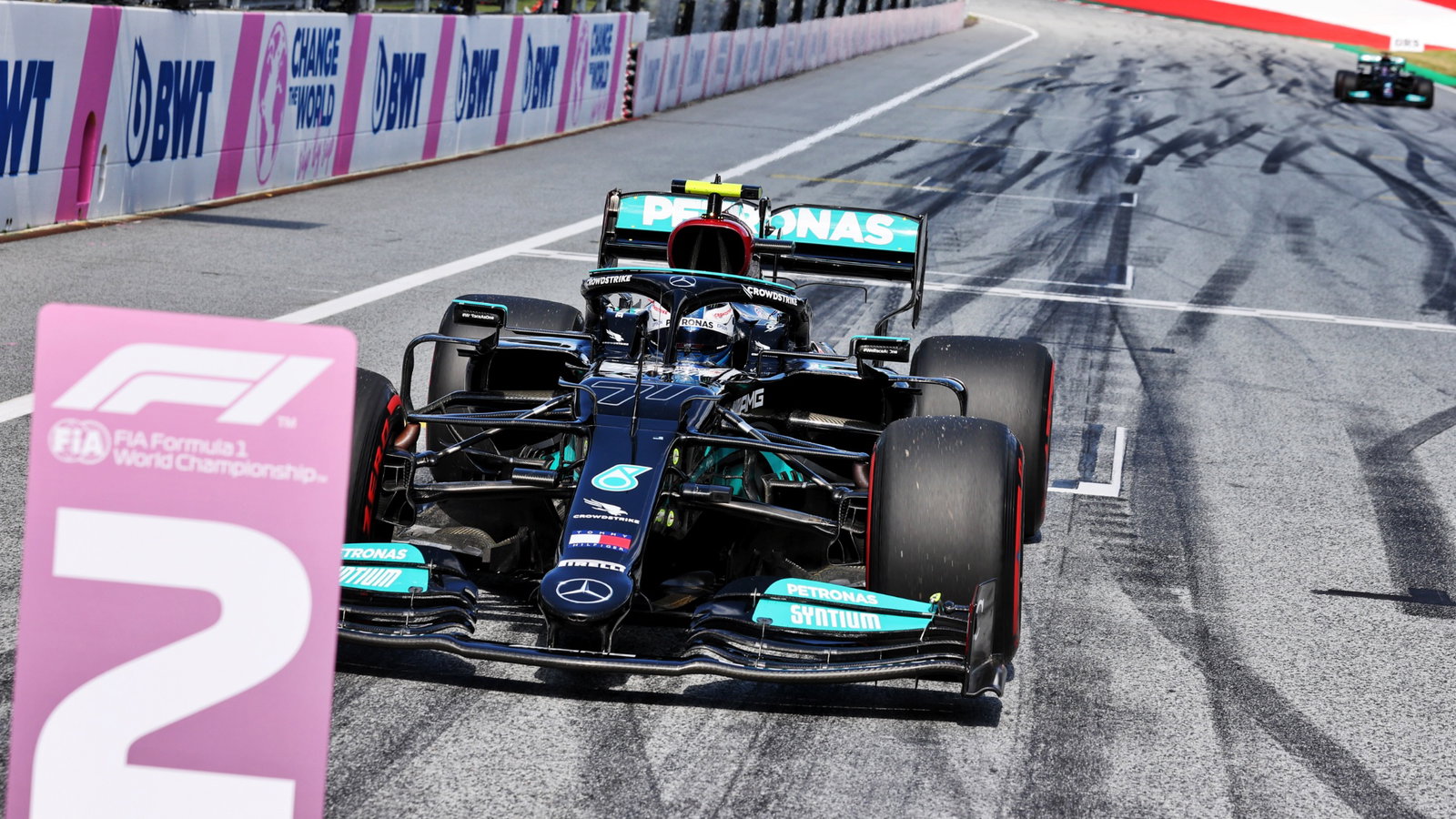 Second fastest Valtteri Bottas (FIN) Mercedes AMG F1 W12 in qualifying parc ferme.