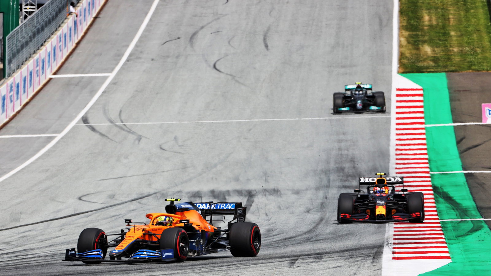 Lando Norris (GBR) McLaren MCL35M.