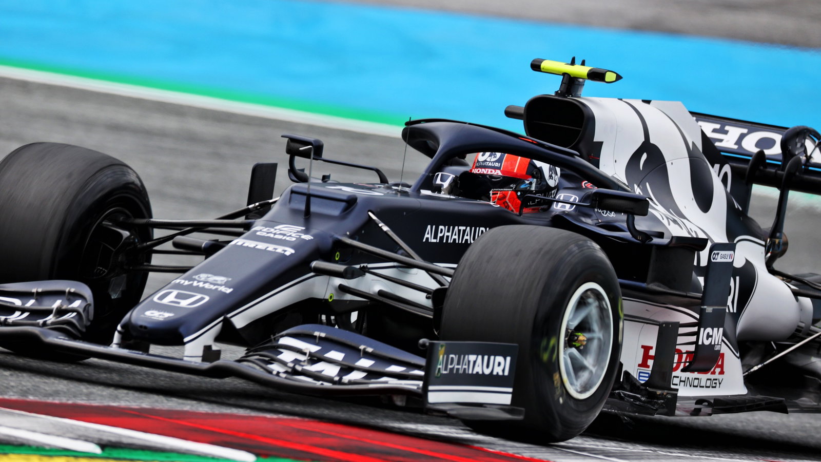 Pierre Gasly (FRA) AlphaTauri AT02.