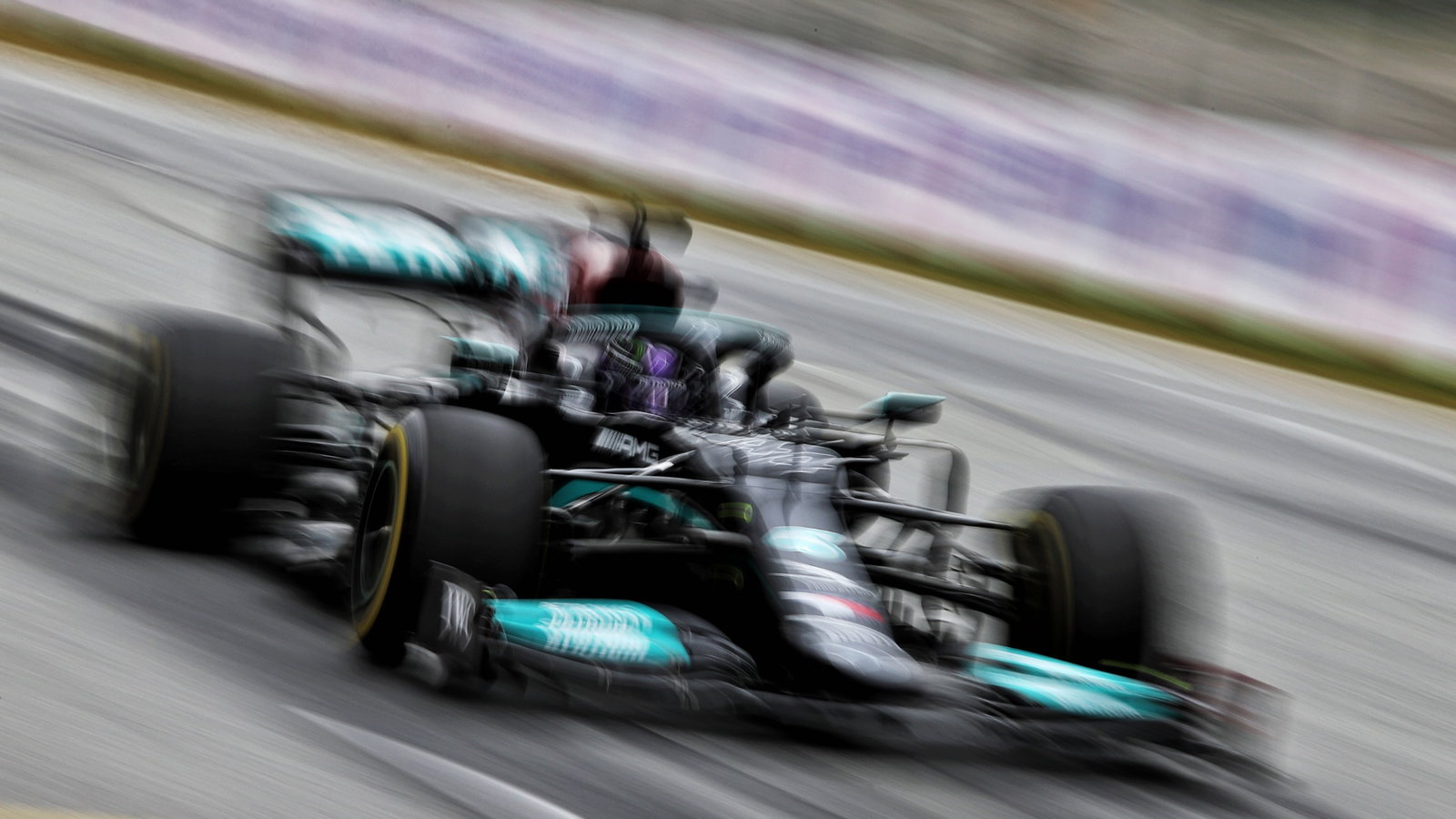 Lewis Hamilton (GBR) Mercedes AMG F1 W12.