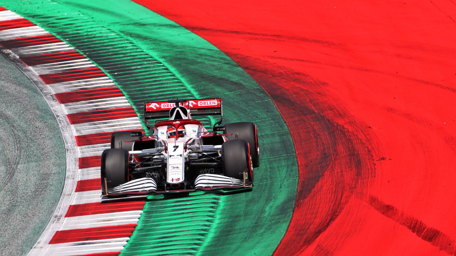 Kimi Raikkonen (FIN) Alfa Romeo Racing C41.