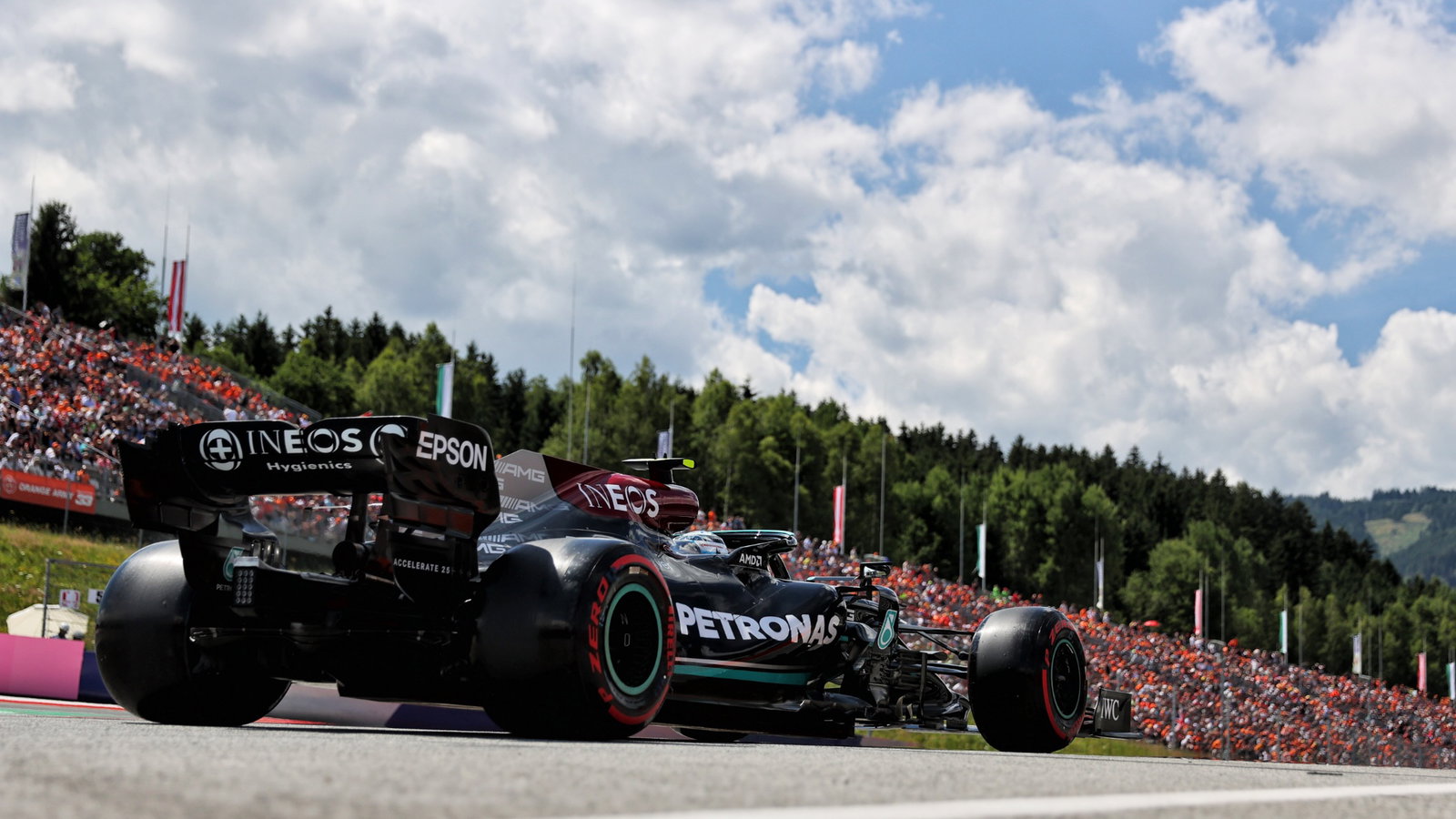 Valtteri Bottas (FIN) Mercedes AMG F1 W12.