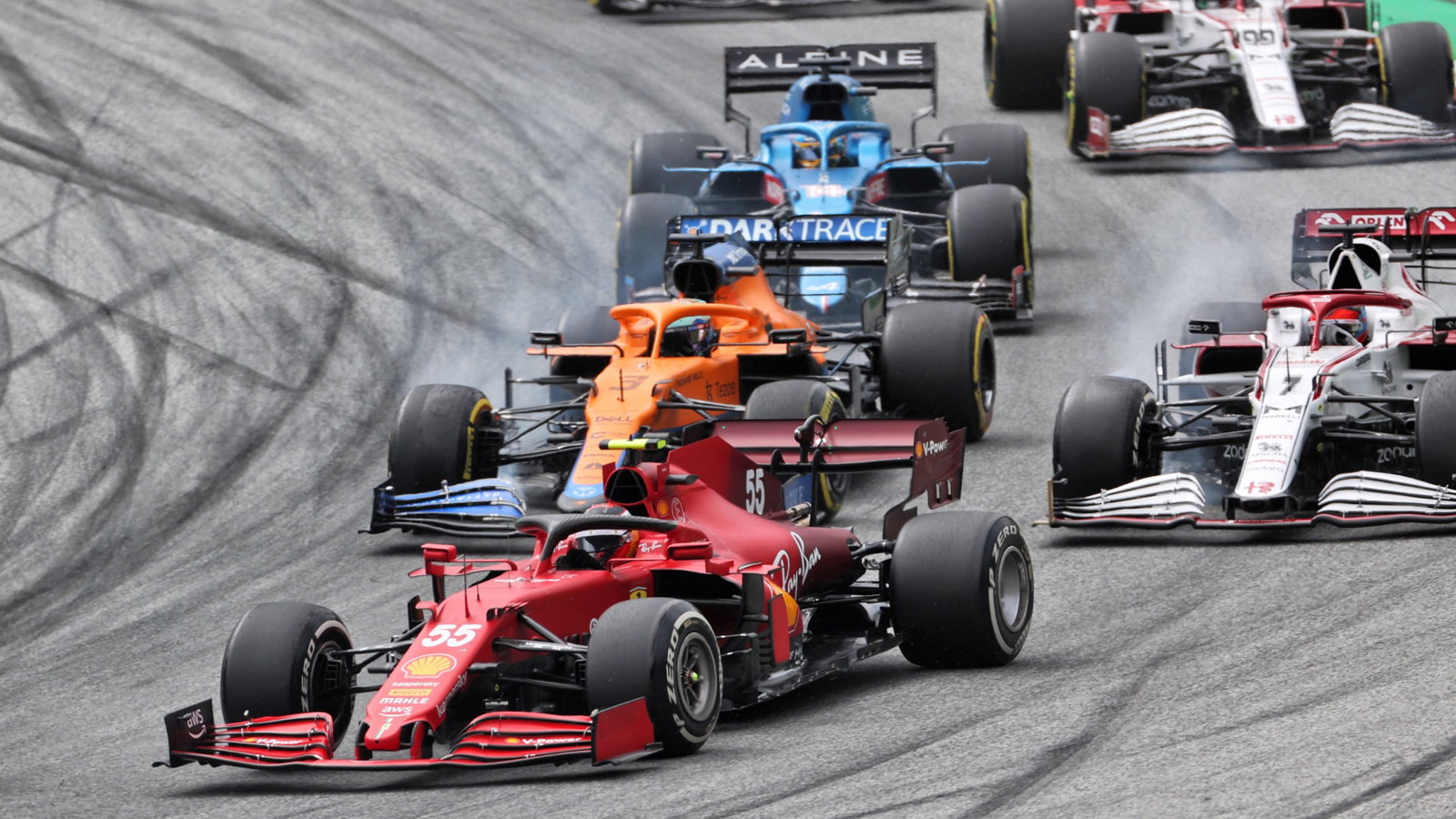 Carlos Sainz Jr (ESP) Ferrari SF-21 at the start of the race.