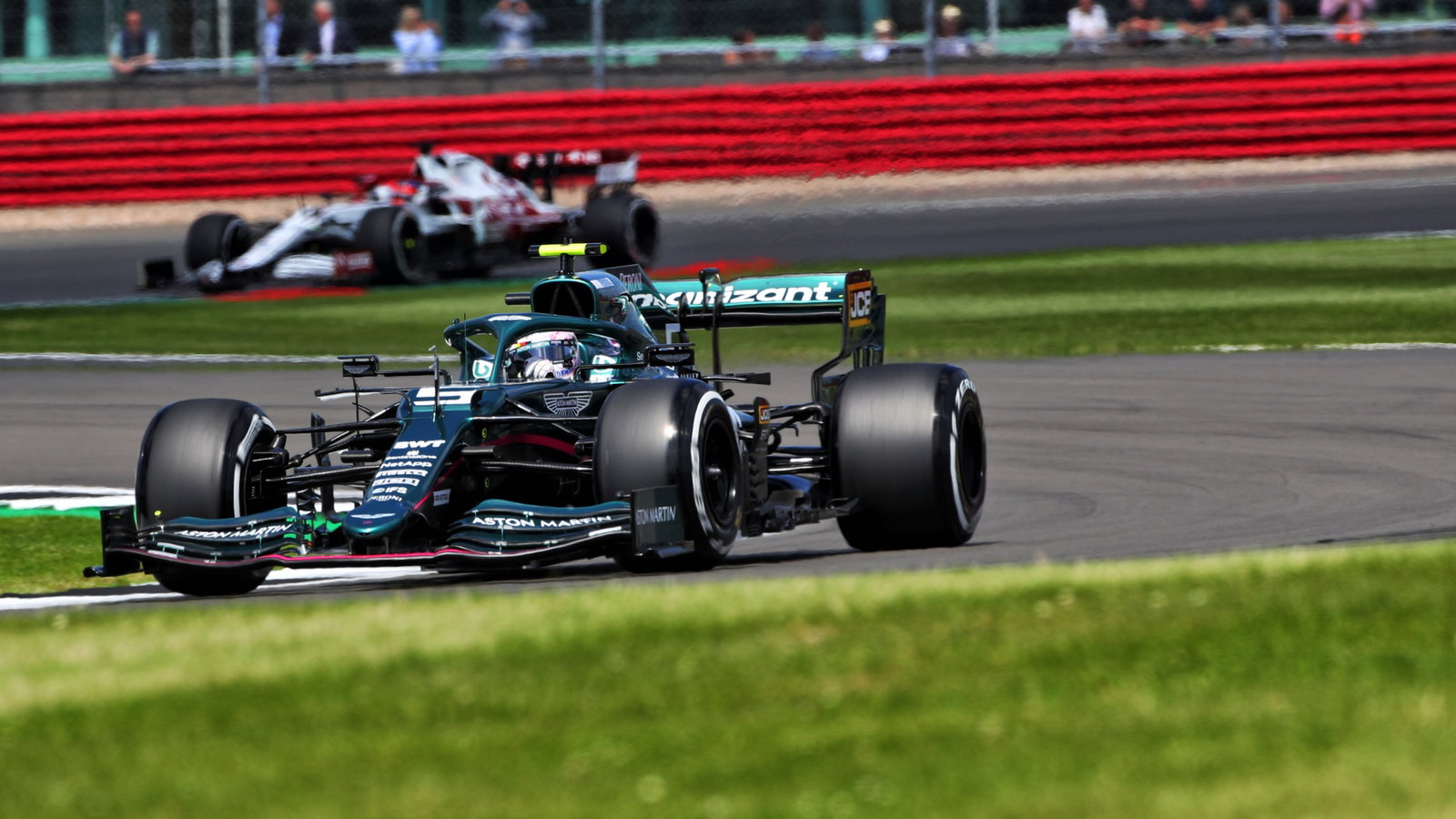 Sebastian Vettel (GER) Aston Martin F1 Team AMR21.