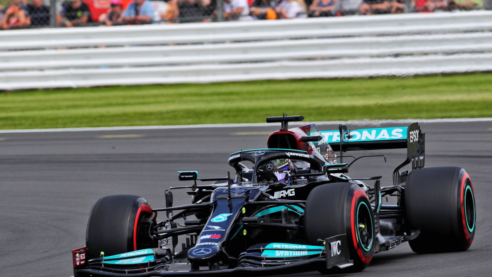 Lewis Hamilton (GBR) Mercedes AMG F1 W12.