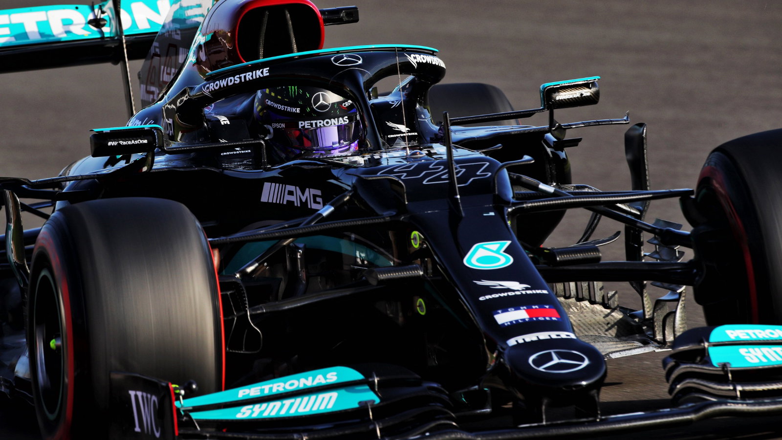 Lewis Hamilton (GBR) Mercedes AMG F1 W12.