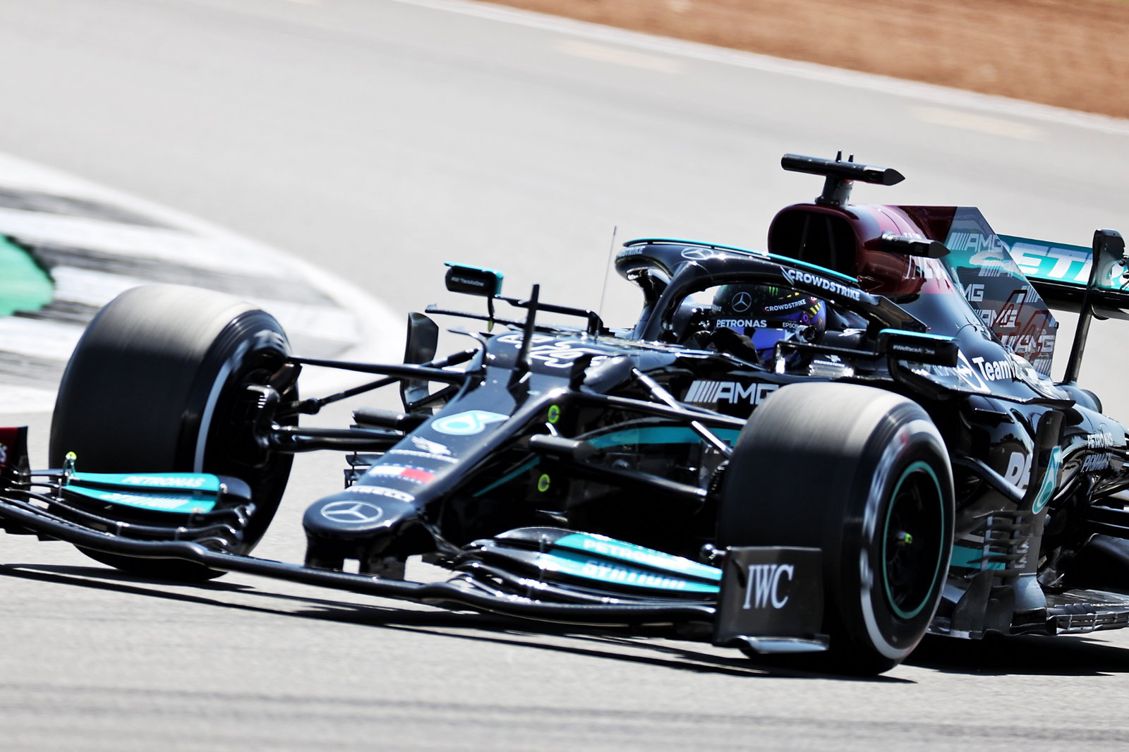 Lewis Hamilton (GBR) Mercedes AMG F1 W12.