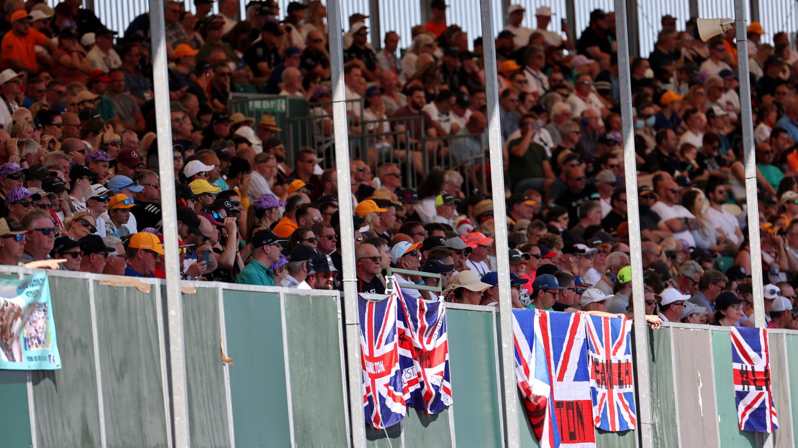 Circuit atmosphere - fans in the grandstand.