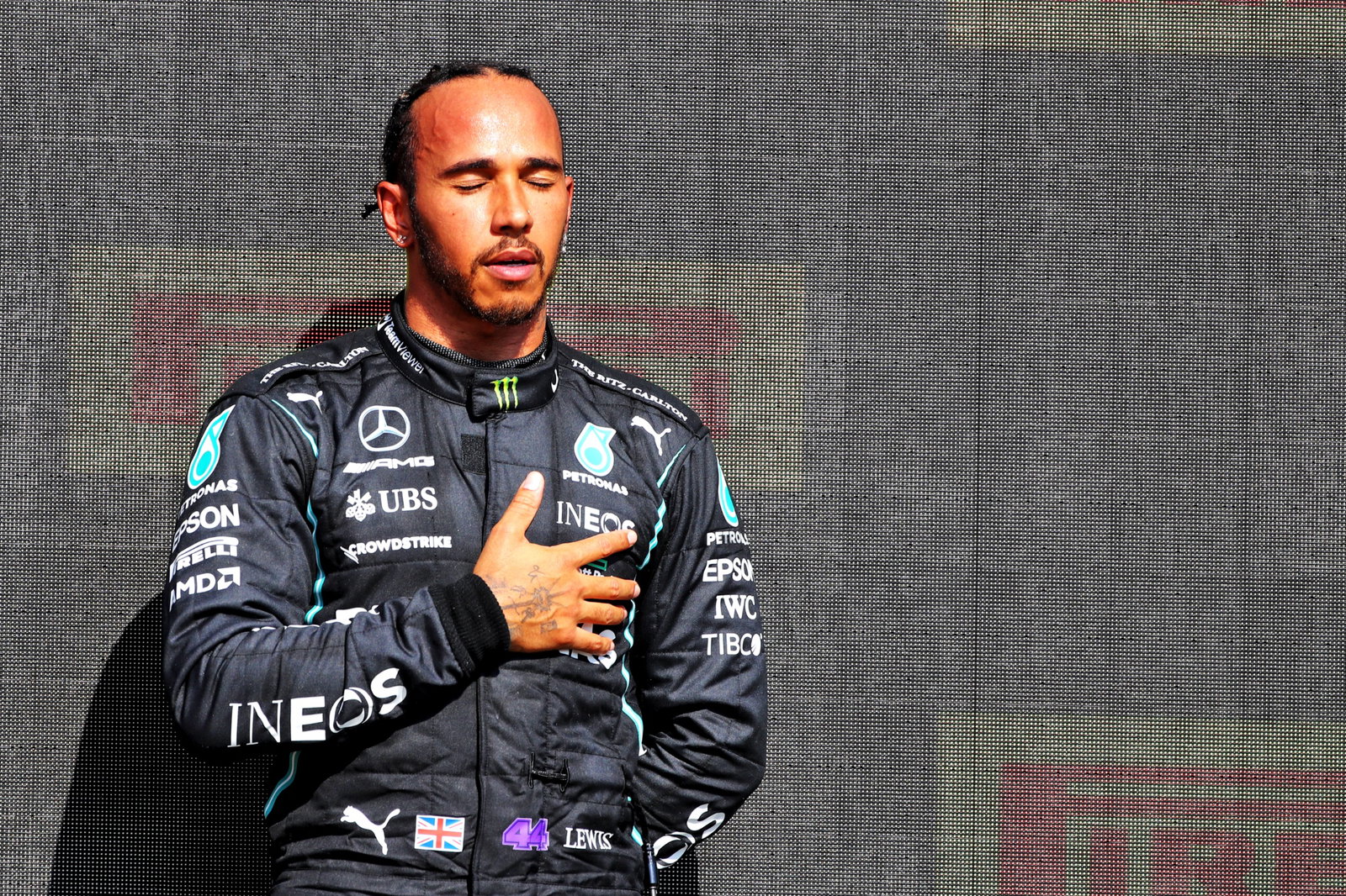 Race winner Lewis Hamilton (GBR) Mercedes AMG F1 celebrates on the podium.
