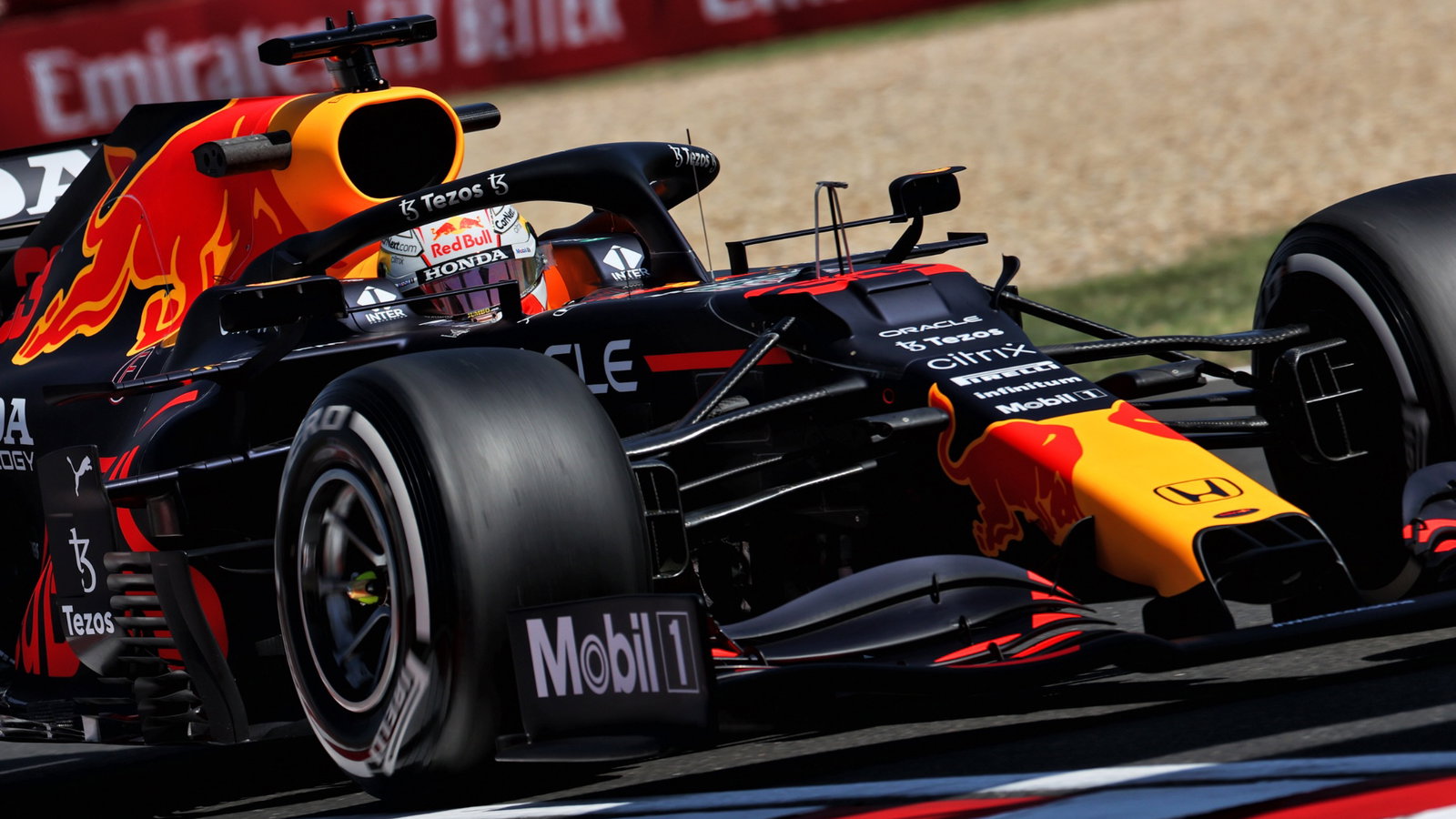 Max Verstappen (NLD) Red Bull Racing RB16B.