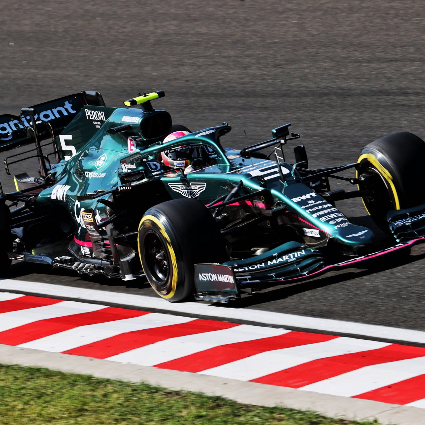 Sebastian Vettel (GER) Aston Martin F1 Team AMR21.