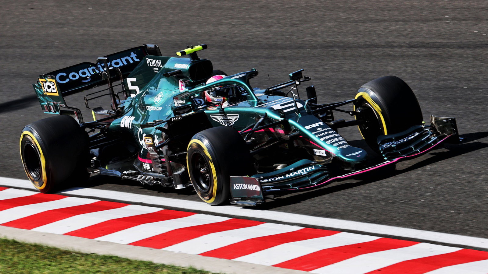 Sebastian Vettel (GER) Aston Martin F1 Team AMR21.