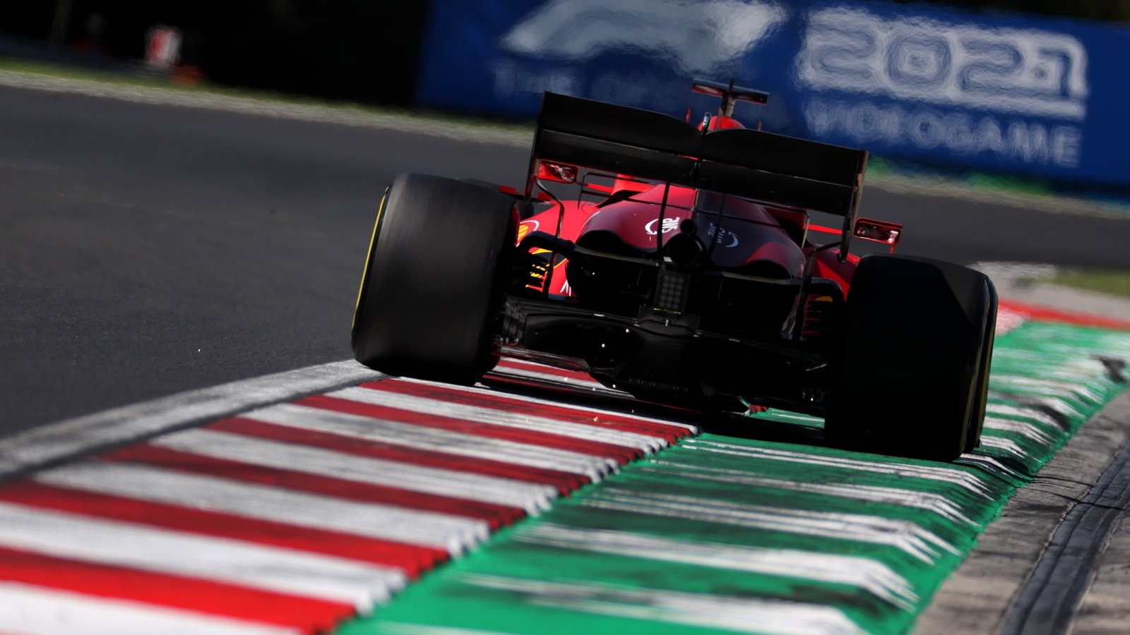 Charles Leclerc (MON) Ferrari SF-21.