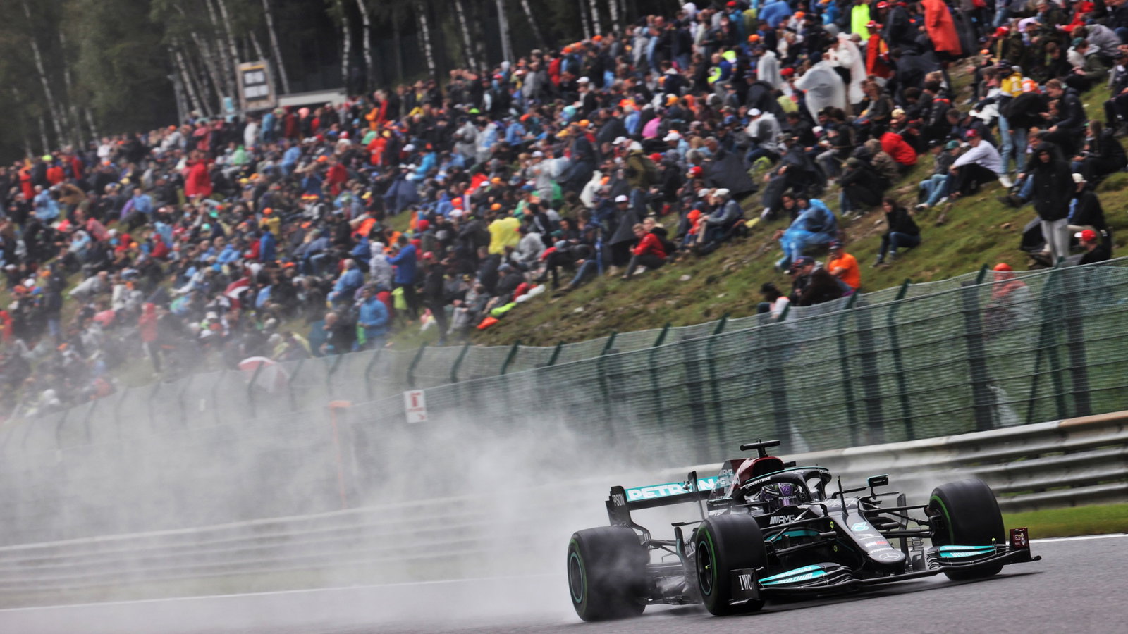 Lewis Hamilton (GBR) Mercedes AMG F1 W12.