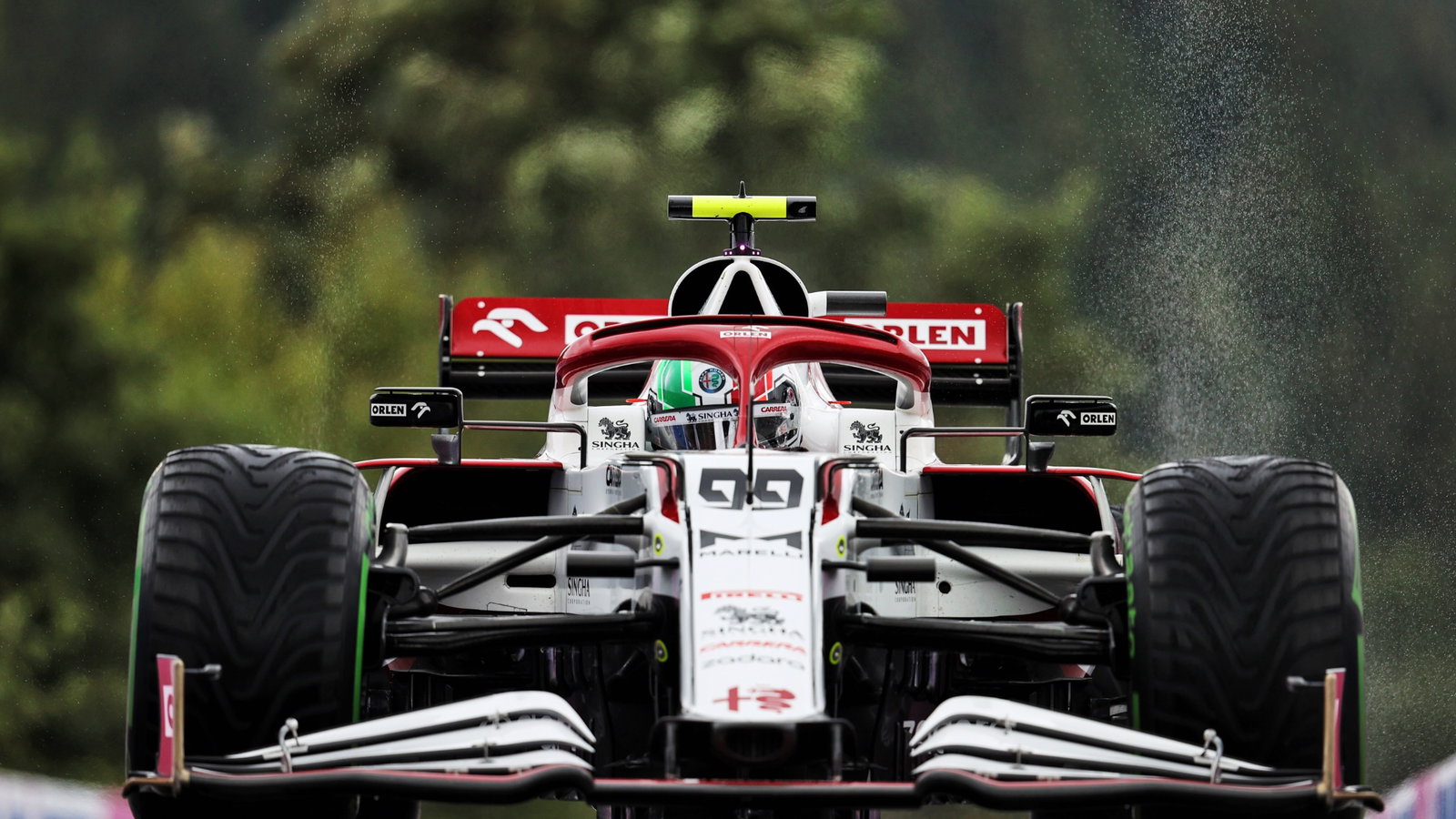 Antonio Giovinazzi (ITA) Alfa Romeo Racing C41.