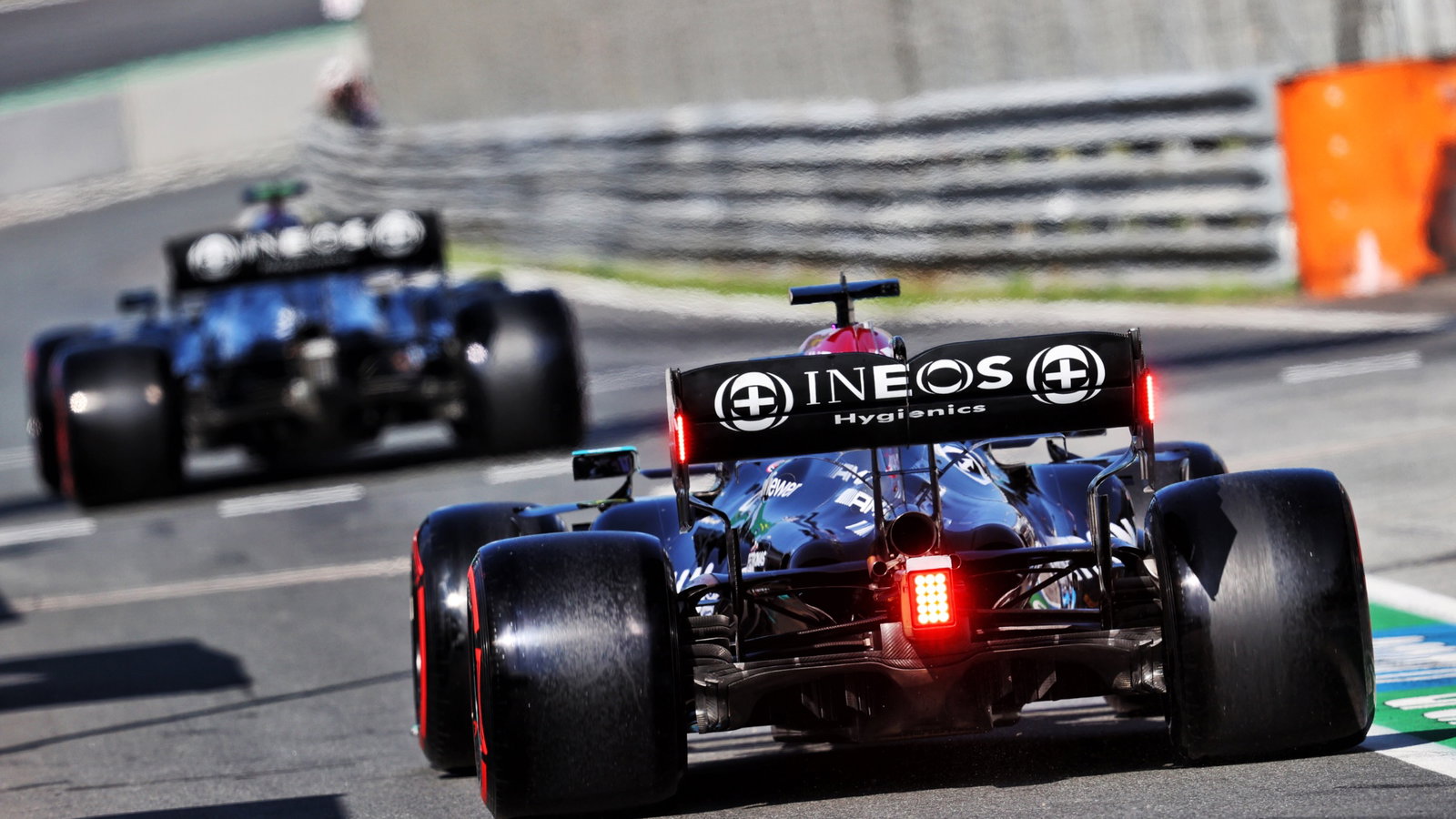 Lewis Hamilton (GBR) Mercedes AMG F1 W12.