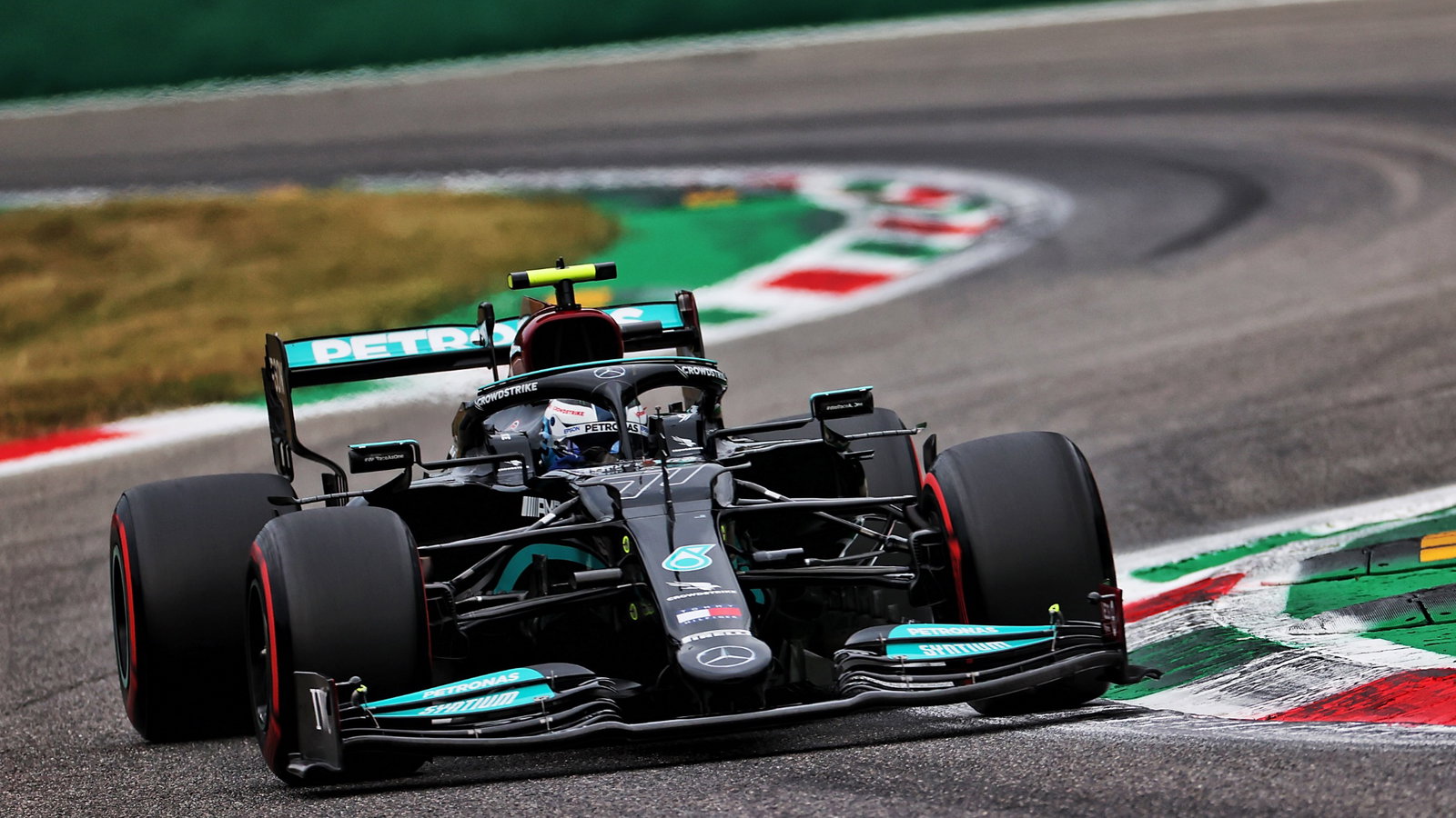 Valtteri Bottas (FIN) Mercedes AMG F1 W12.