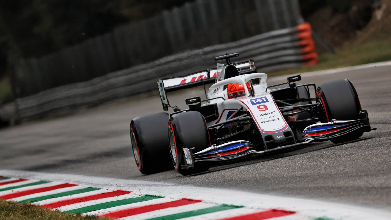 Nikita Mazepin (RUS) Haas F1 Team VF-21.