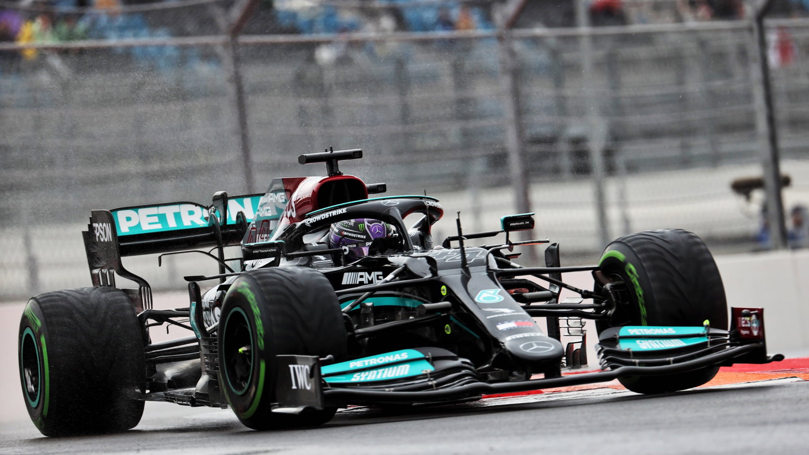Lewis Hamilton (GBR) Mercedes AMG F1 W12.