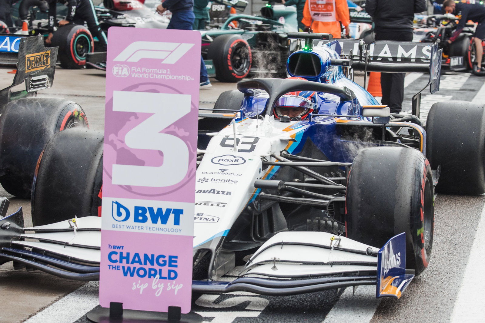 Peringkat ketiga George Russell (GBR) Williams Racing FW43B dalam kualifikasi parc ferme.