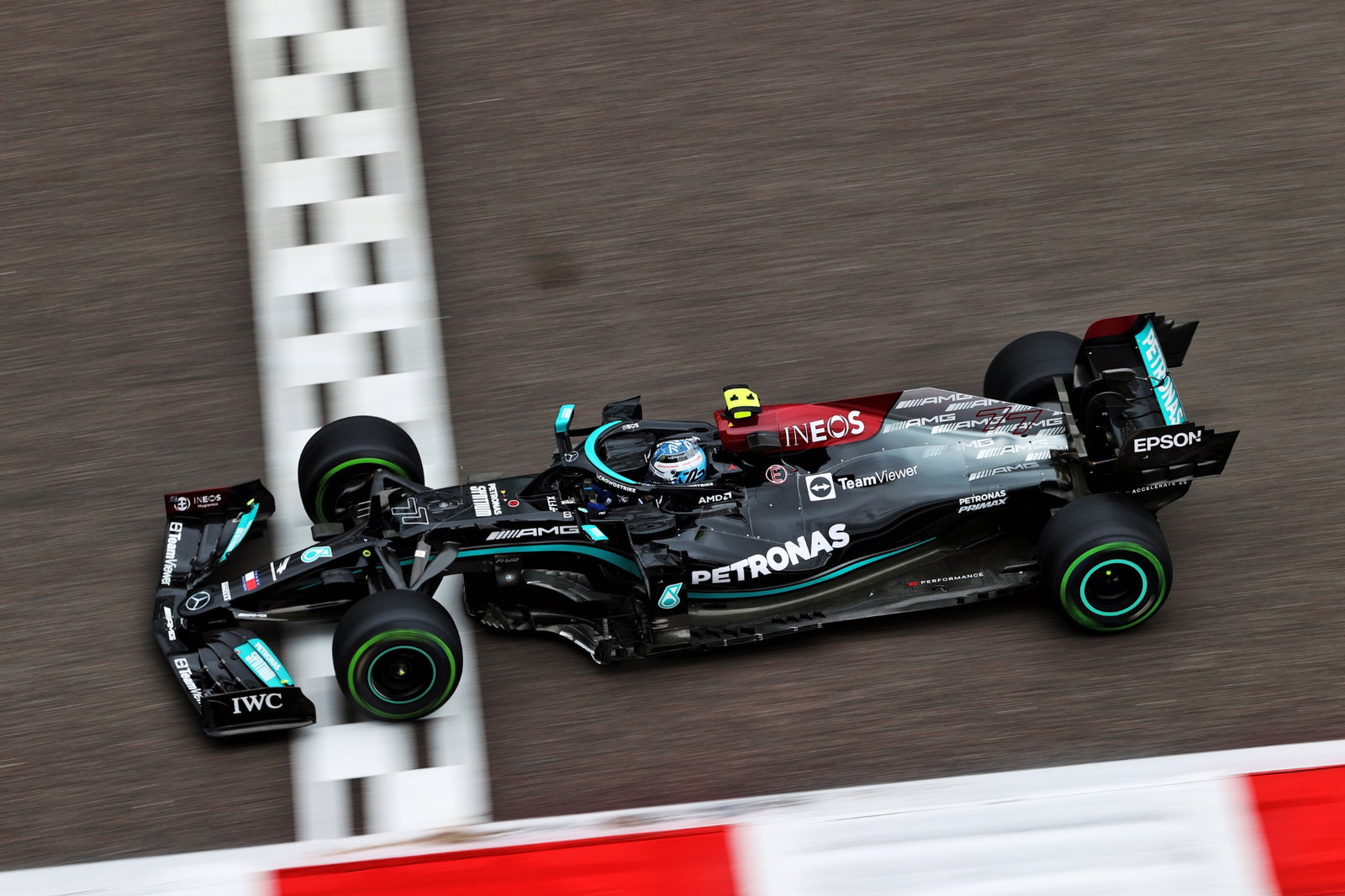 Valtteri Bottas (FIN) Mercedes AMG F1 W12.