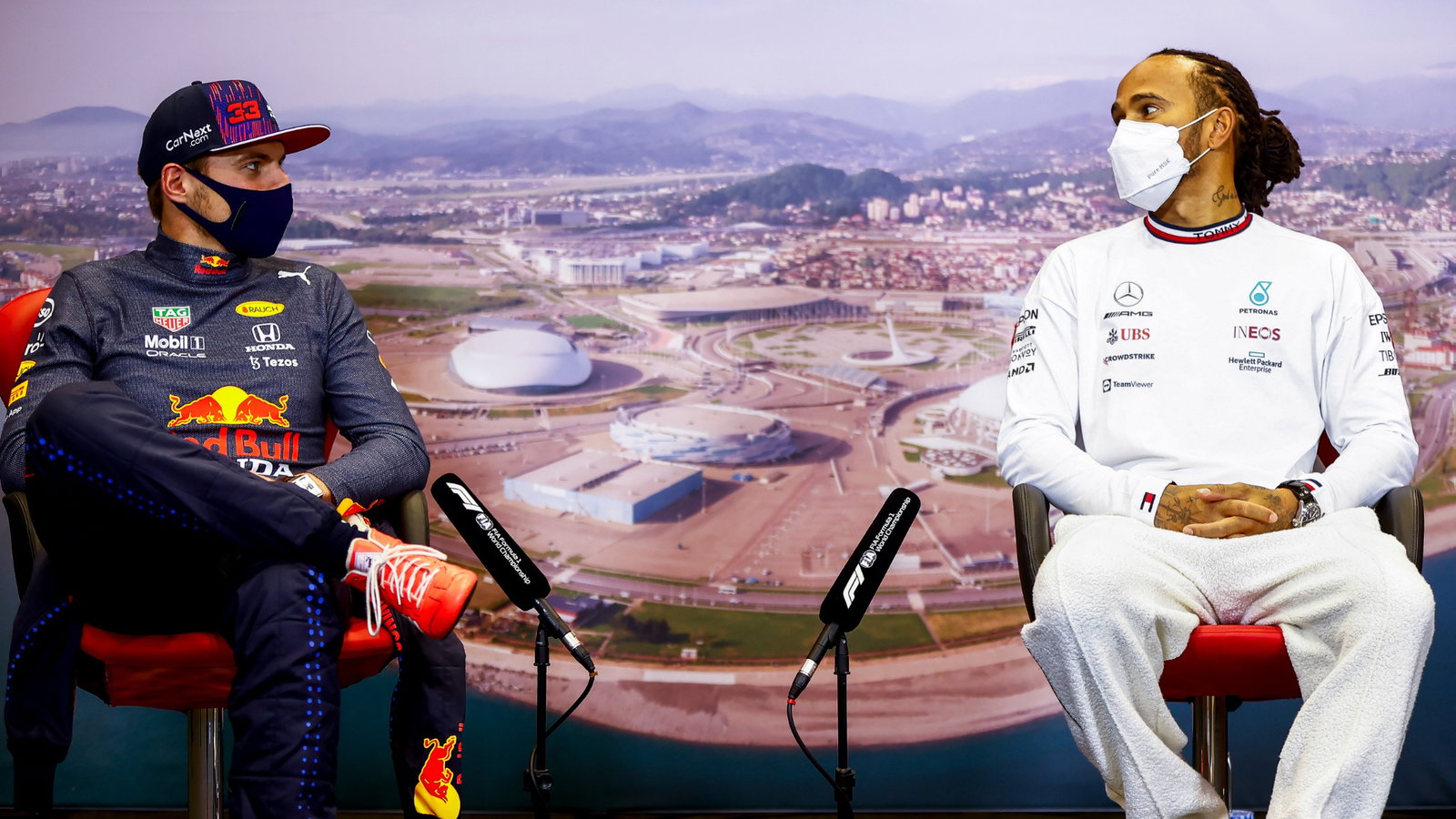 (L to R): Max Verstappen (NLD) Red Bull Racing and Lewis Hamilton (GBR) Mercedes AMG F1 in the post race FIA Press Conference.