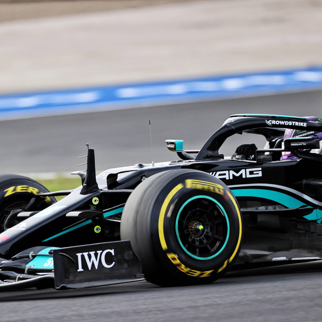 Lewis Hamilton (GBR) Mercedes AMG F1 W12.