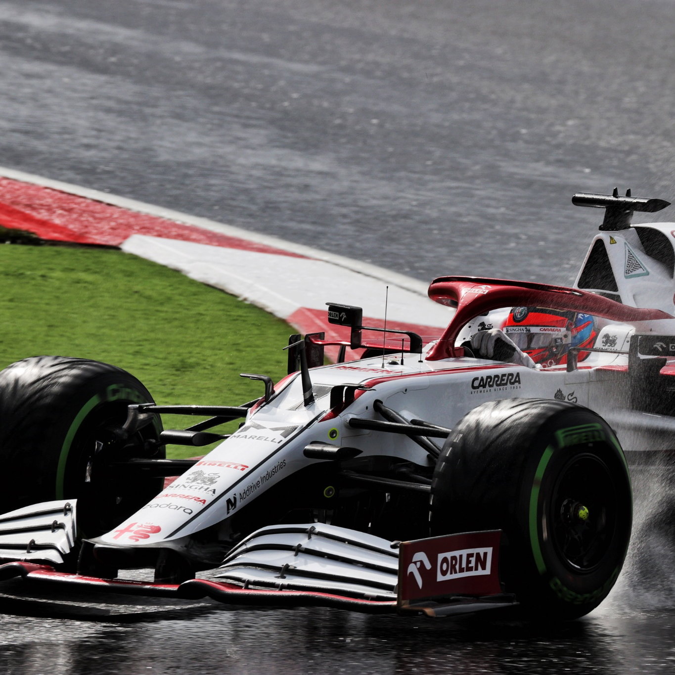 Kimi Raikkonen (FIN) Alfa Romeo Racing C41.