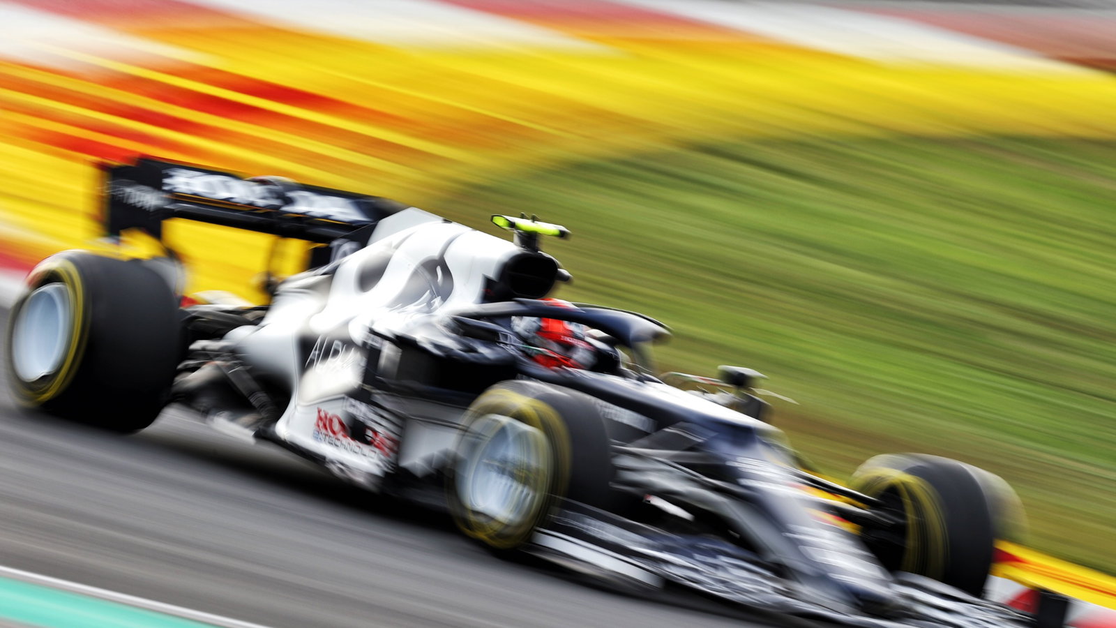 Pierre Gasly (FRA) AlphaTauri AT02.