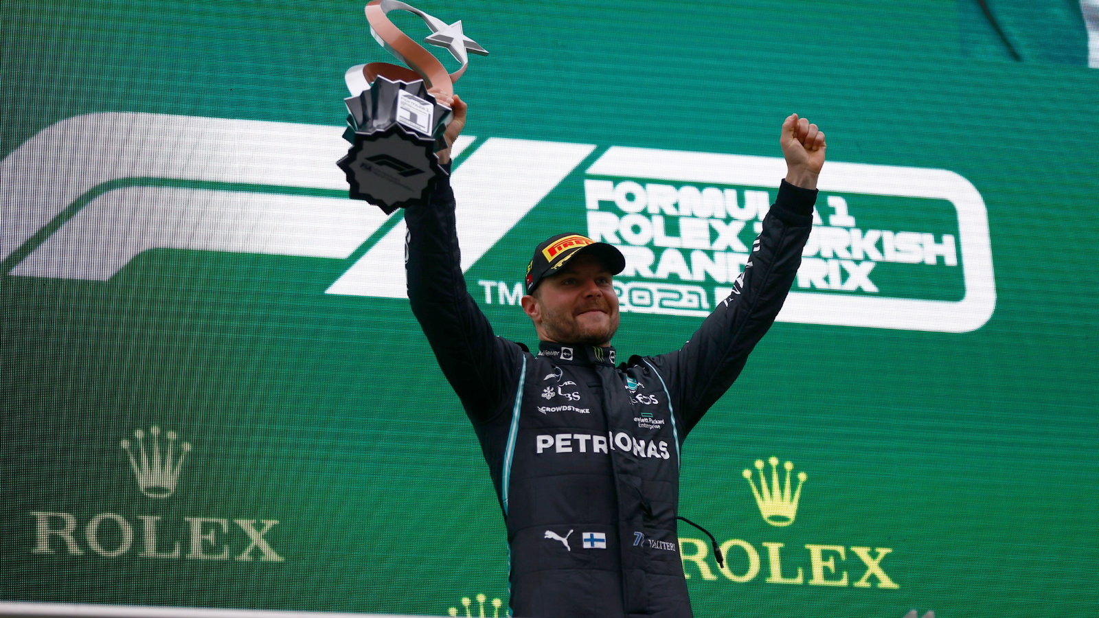 Race winner Valtteri Bottas (FIN) Mercedes AMG F1 celebrates on the podium.