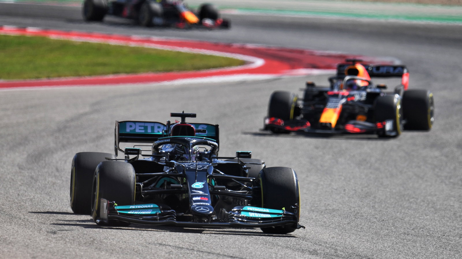 Lewis Hamilton (GBR) Mercedes AMG F1 W12.