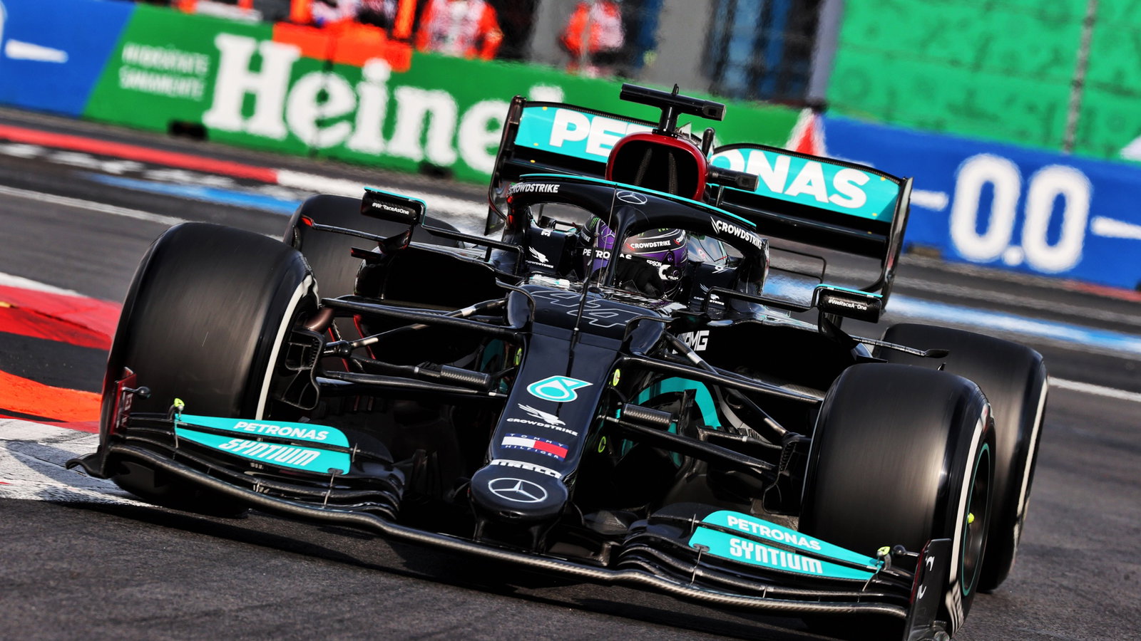 Lewis Hamilton (GBR) Mercedes AMG F1 W12.