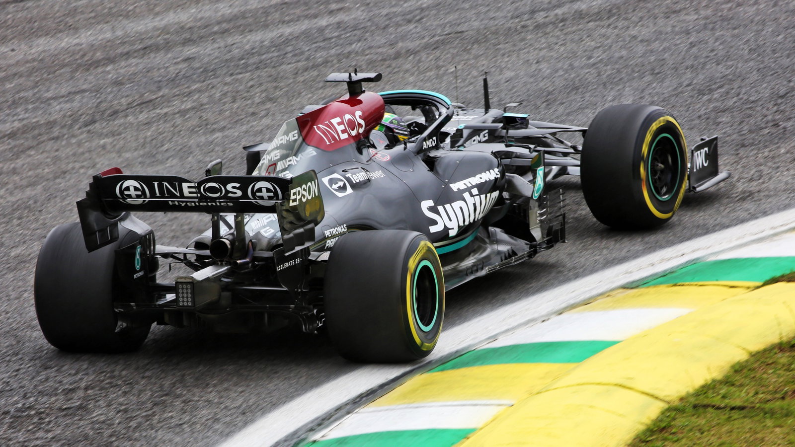 Lewis Hamilton (GBR) Mercedes AMG F1 W12.