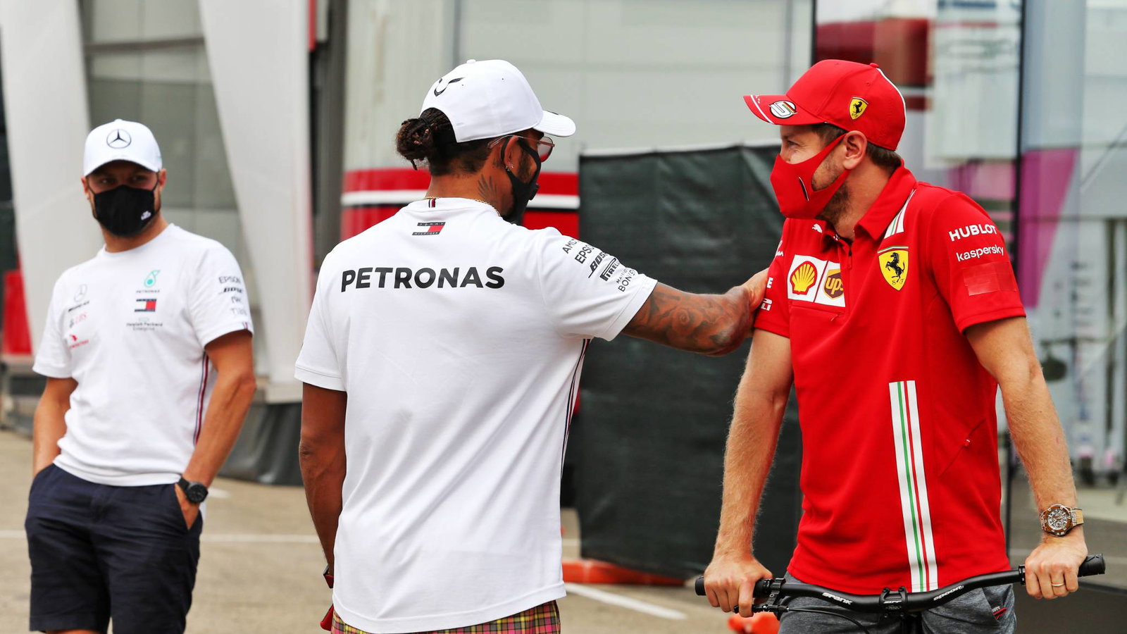 (L to R): Valtteri Bottas (FIN) Mercedes AMG F1; Lewis Hamilton (GBR) Mercedes AMG F1; and Sebastian Vettel (GER) Ferrari.