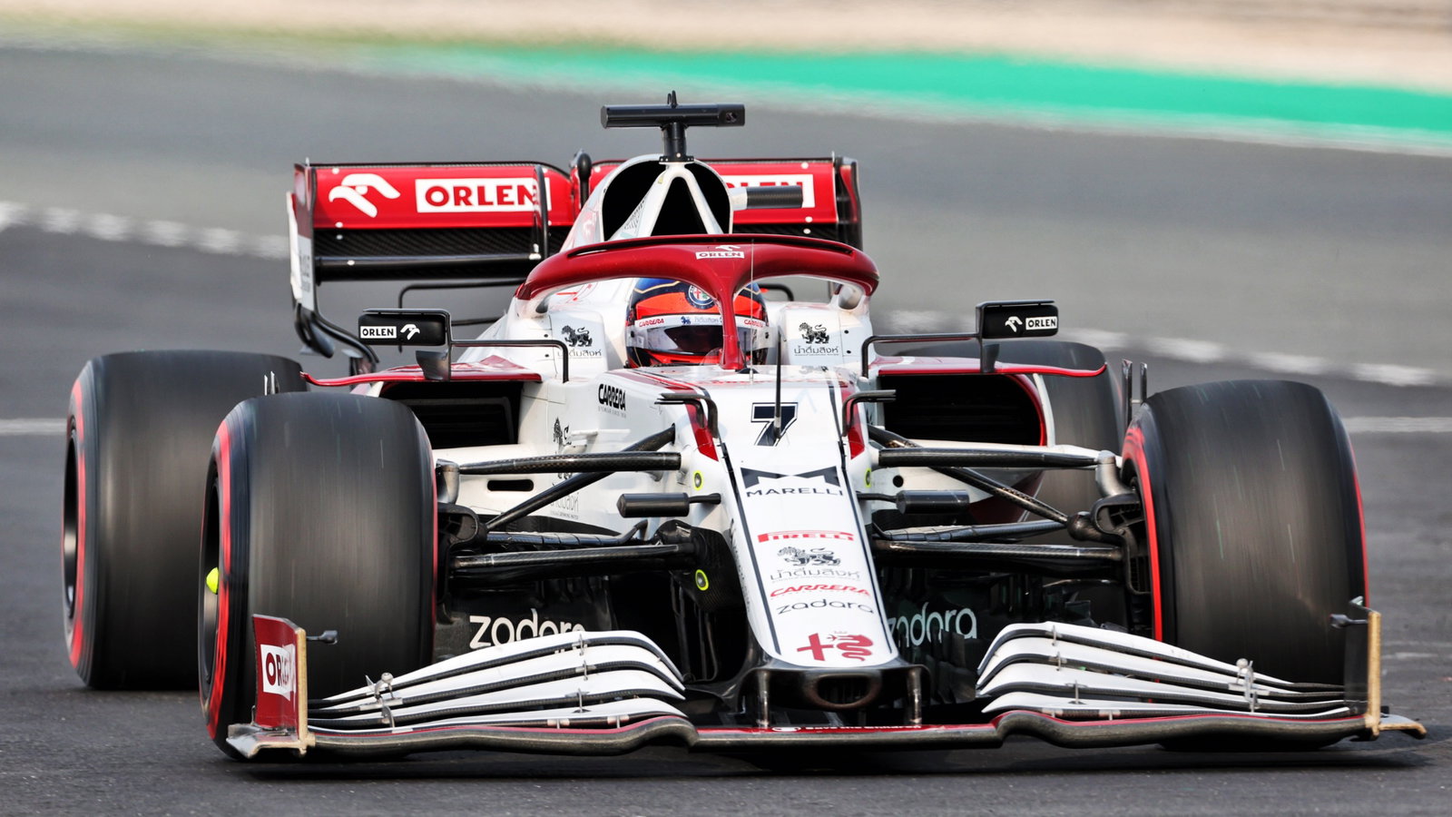 Kimi Raikkonen (FIN) Alfa Romeo Racing C41.