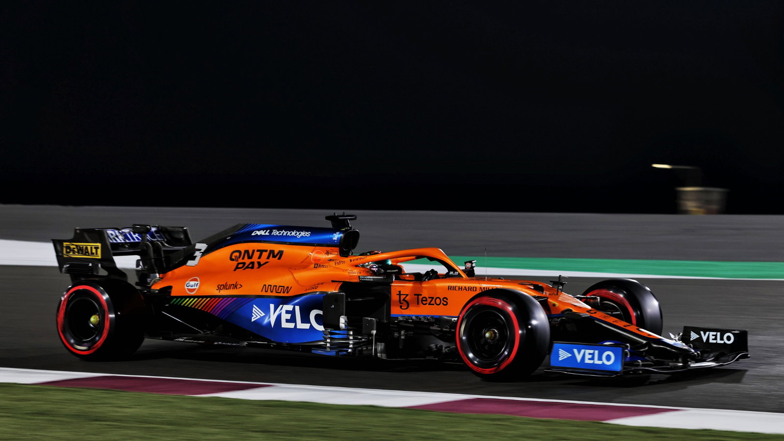 Daniel Ricciardo (AUS) McLaren MCL35M.
