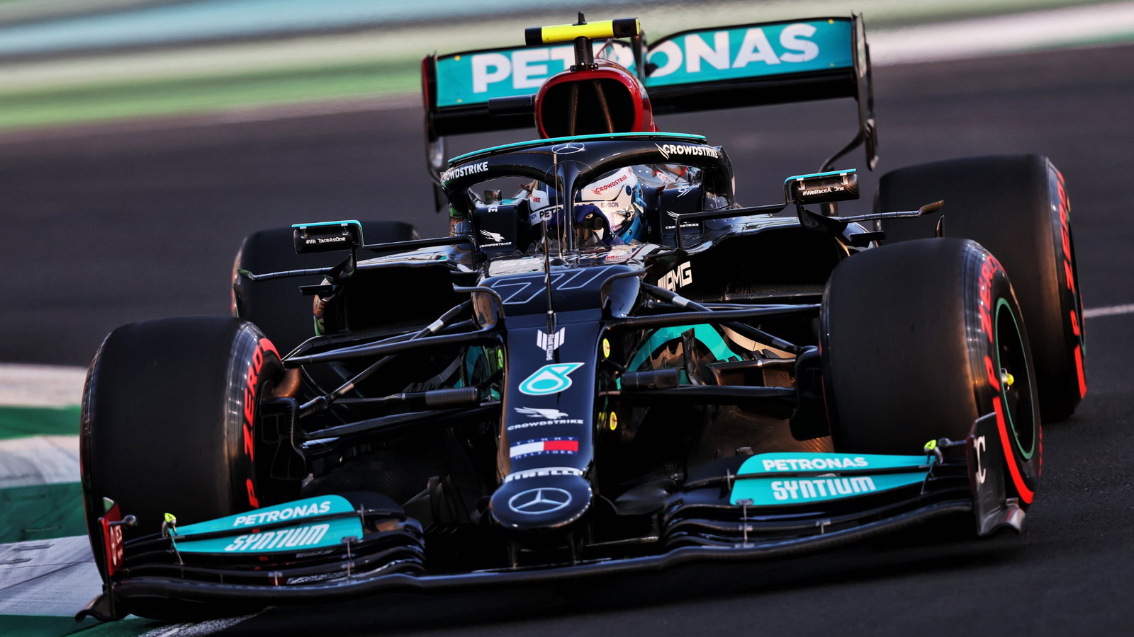 Valtteri Bottas (FIN) Mercedes AMG F1 W12.