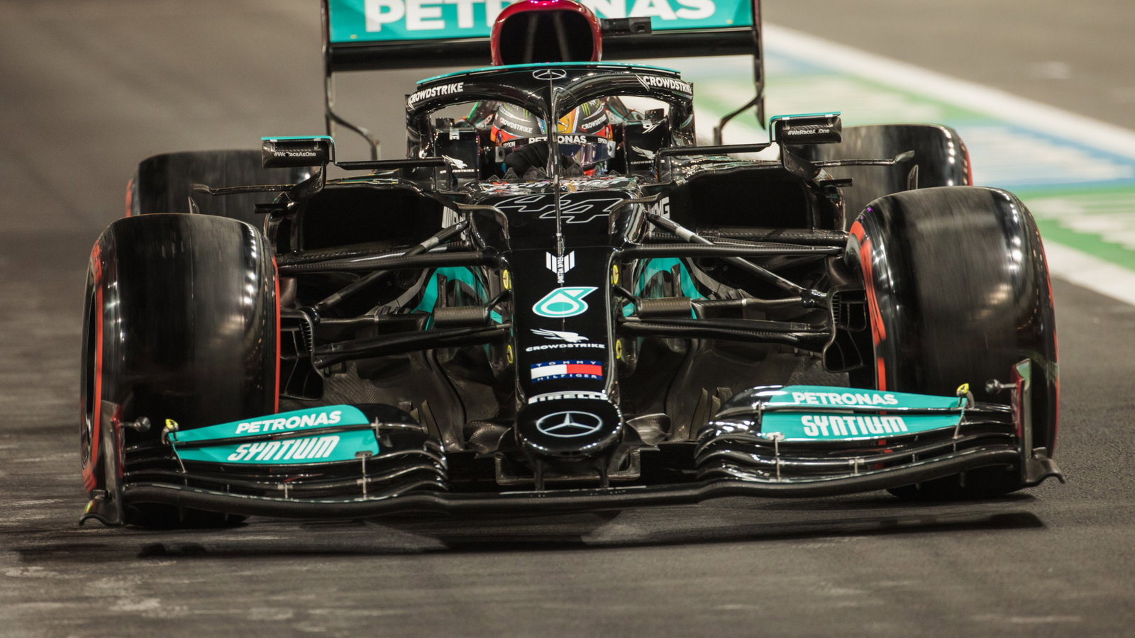 Lewis Hamilton (GBR) Mercedes AMG F1 W12.
