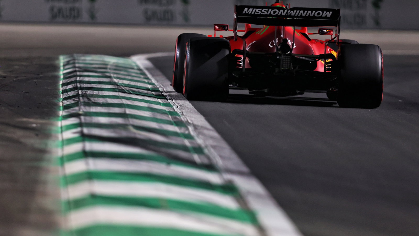 Carlos Sainz Jr (ESP) Ferrari SF-21.